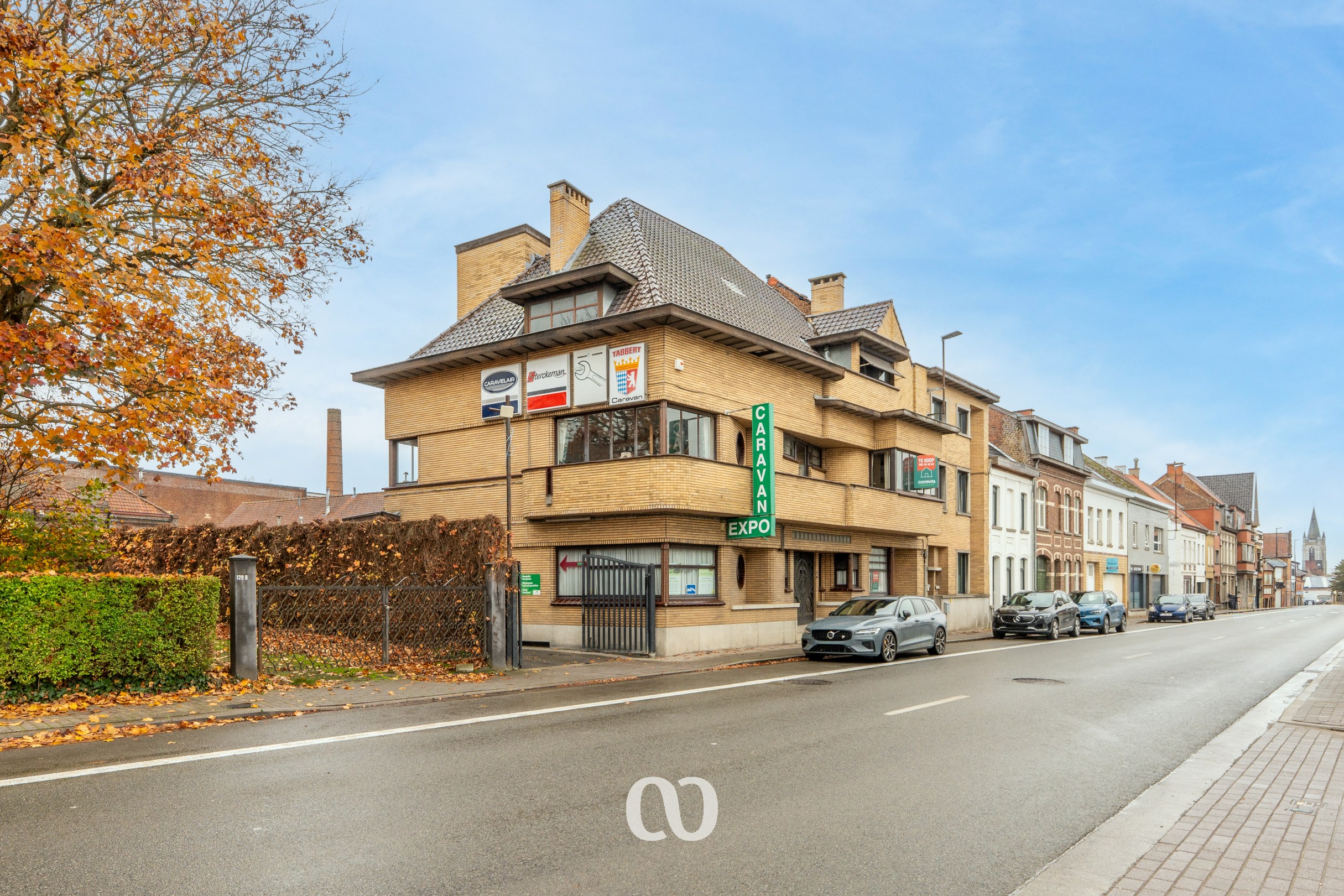 Zeer grote karaktervolle woning in art-deco stijl met tal van mogelijkheden - foto 1