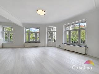 Casalina Real Estate biedt exclusief te huur aan – Wijk Plasky/Diamant: ideale ligging, dicht bij winkels en openbaar vervoer.Het appartement bestaat...