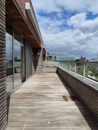 TEMSE - Op zoek naar een goed gelegen, instapklaar appartement met zuid gericht terras aan de Zaat te Temse? Dan is dit pand misschien iets voor...