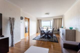 Bent u op zoek naar een leuk appartement gelegen op een uitstekende locatie? Dan stellen wij u graag dit appartement voor gelegen op de 6de...