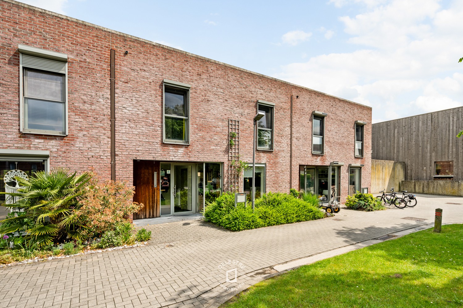RUSTIG GELEGEN ENERGIEZUINIGE WONING 4 SLPK. INCLUSIEF GARAGEBOX - foto 2