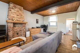 Halfopen woning te koop in BoezingeOver de woning:Deze charmante halfopen bebouwing in Boezinge combineert rust, ruimte en functionaliteit op een...