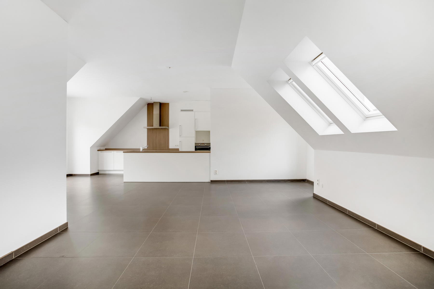 Instapklaar, energiezuinig 2 slaapkamer appartement met groot terras, bergplaats en staanplaats. - foto 4