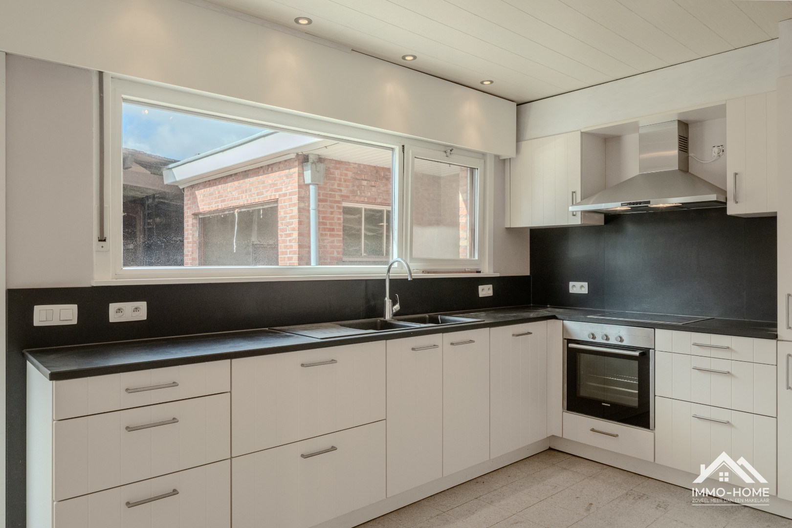 Ruime te renoveren hoekwoning met garage!! - foto 4
