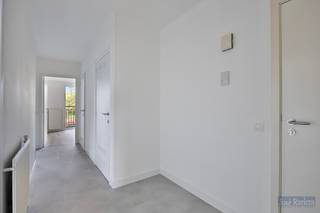 Recent gerenoveerd lichtrijk appartement met 2 slaapkamers op de eerste verdieping van Residentie Dennehof.Het appartement bestaat uit een ruime...