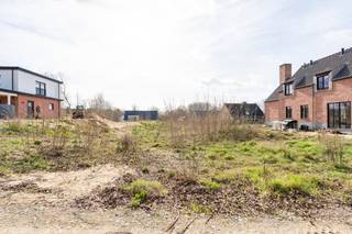 Uniek gelegen perceel bouwgrond te Sint-Idesbald !Oppervlakte 891m²Troeven: * Zeer exclusieve ligging ! * Residentiële villawijk !  * Geen...