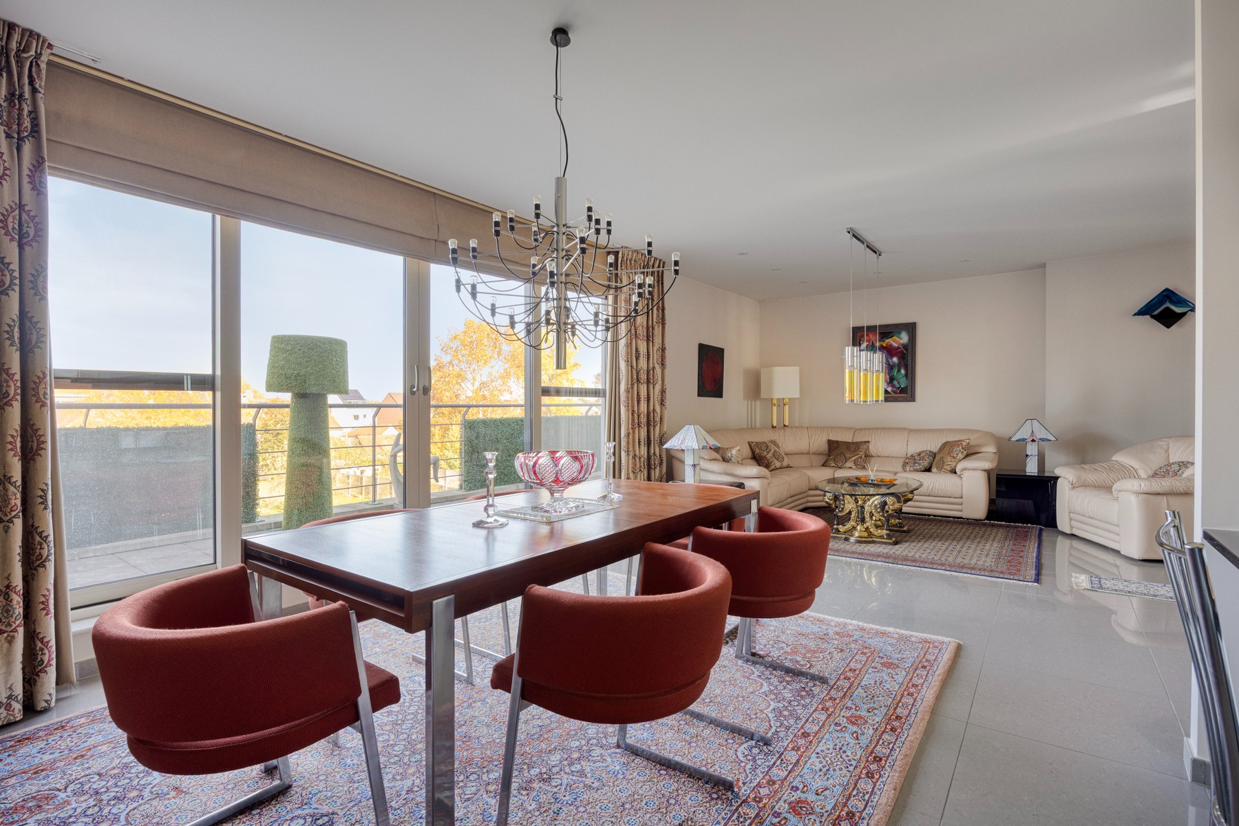 Beautiful penthouse with timeless architecture in excellent condition - photo 5