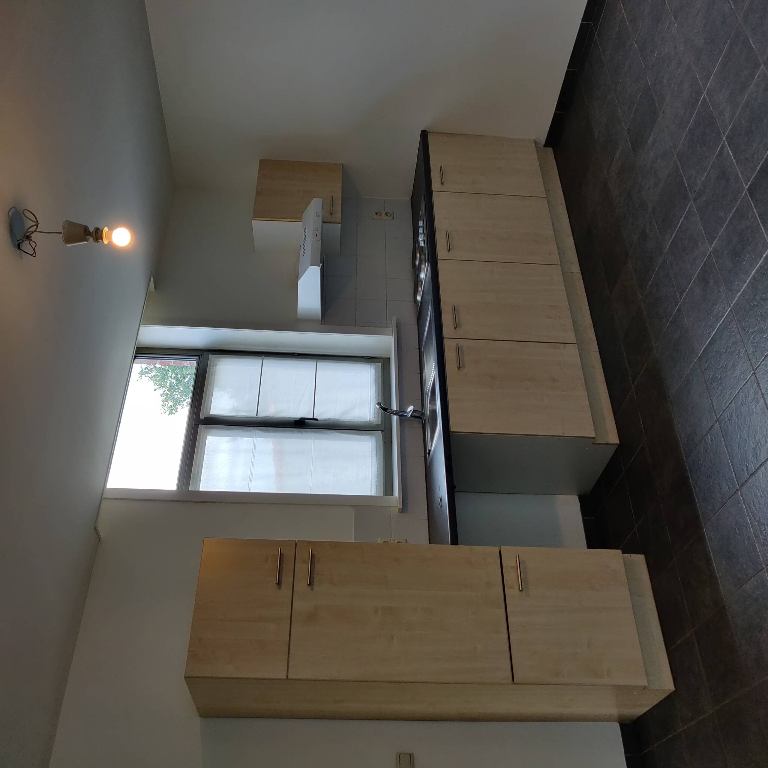 Halfopen woning in het centrum van Boezinge - foto 5