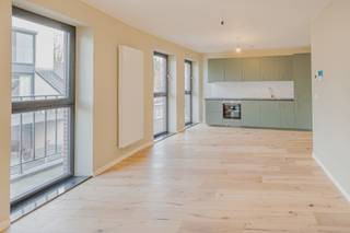 Dit recent gebouwde duplexappartement verkeert in uitstekende staat en combineert comfort met een moderne uitstraling, gelegen in het centrum...