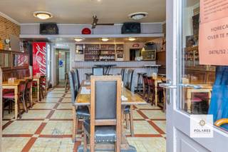 Dit legendarische Leuvense café, zoekt een legendarische overnemer.Het betreft de verkoop van het handelsfonds van café "In den Vetten Os" op de...