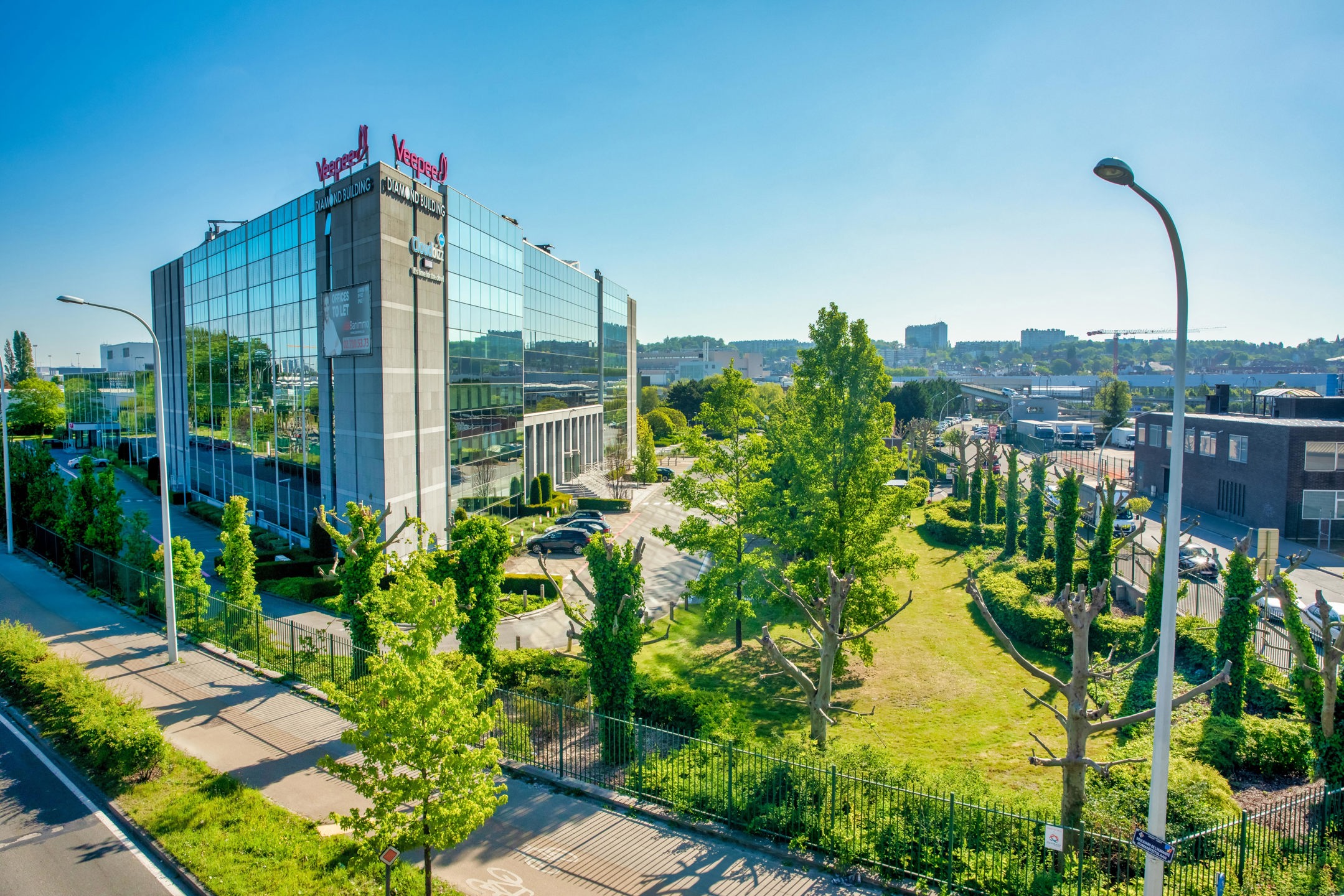 Commercial for rent in Forest - photo 1