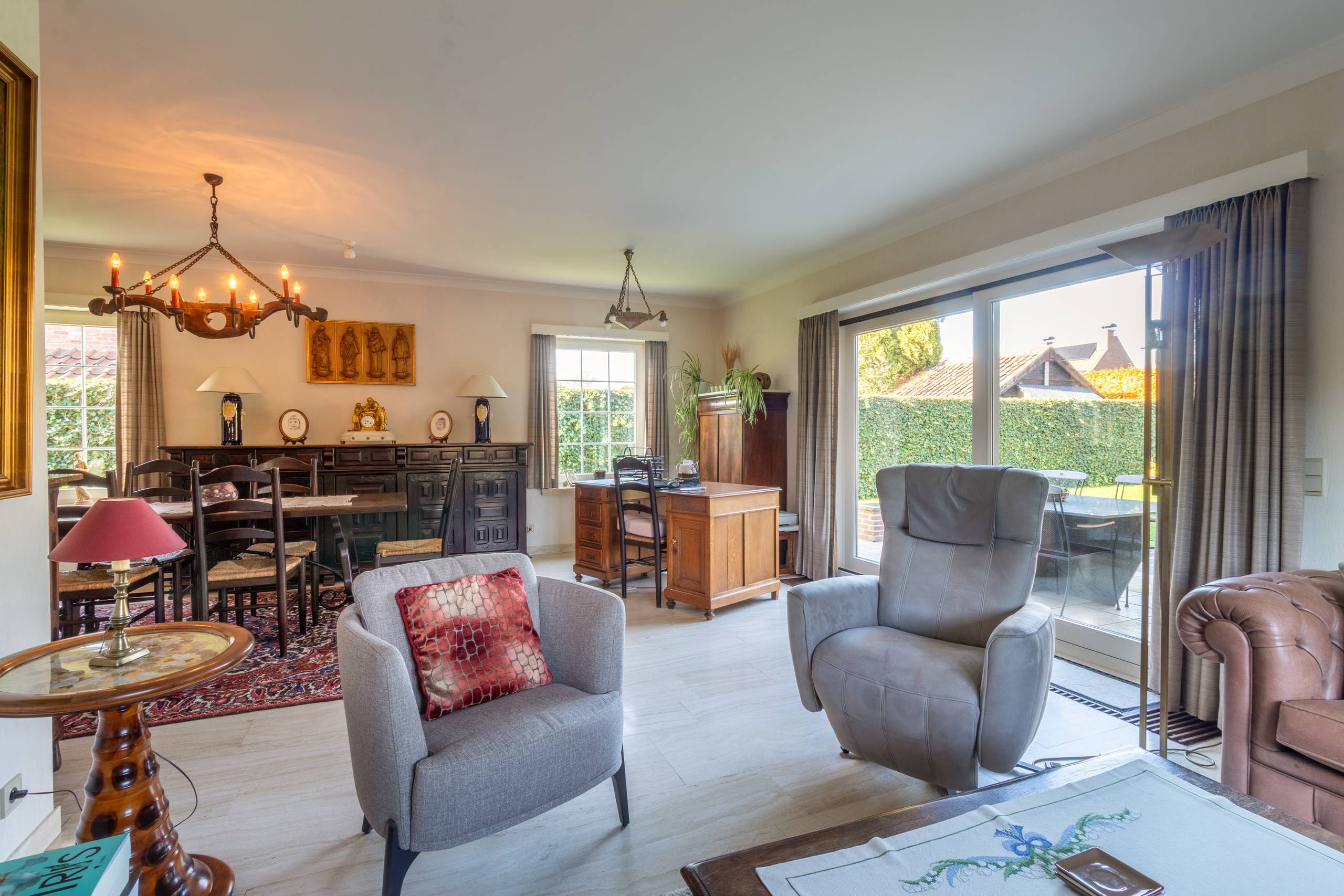 Goed gelegen woning met tuin en garage in Hove - foto 2