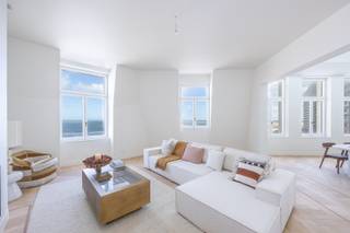 UNIQUE SEASIDE LIVING EXPERIENCE IN A FULLY RESTORED HERITAGE VILLAIn the prestigious Villa Louiza, part of the exclusive Troon 17 project, lies this...