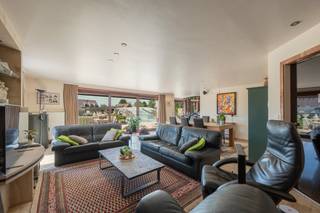 Bent u op zoek naar een exclusieve eigendom te koop die comfort en ruimte perfect combineert? Deze charmante en perfect onderhouden villa op een royaal perceel van 998 m² is ook uitermate geschikt voor een vrij beroep. Gelegen in het schilderachtige Lissewege, geniet u hier van een oase van rust met een bewoonbare oppervlakte van maar liefst 270 m².<br /><br />Dankzij de strategische ligging is de bereikbaarheid uitstekend. U bevindt zich in de nabijheid van belangrijke invalswegen zoals de A11, waardoor zowel de Belgische kust als het historische centrum van Brugge vlot bereikbaar zijn. Dit maakt het de ideale uitvalsbasis voor wie houdt van een rustige woonomgeving.<br /><br />Dankzij de aanwezigheid van zonnepanelen en een thuisbatterij bent u alvast voorbereid op de toekomst. De absolute eyecatcher is de prachtig aangelegde, zonnige tuin met een groot terras en een heerlijk verwarmd zwembad. <br /><br />Ideaal aanbod voor vaste woonst, tweede verblijf of vrij beroep. <br /><br />Bent u op zoek naar een villa vlakbij Knokke-Heist en Brugge? <br />Neem dan zeker contact op voor een bezoek of meer informatie met de dossierbeheerder Arne Vandierendonck via 0493 25 35 85 of arne.vandierendonck@dewaele.com<br /><br />Bestuursmaatregelen in het maatregelenregister: nee<br /><br />Deze AI-visualisaties zijn bedoeld als inspiratie. Er werd geen rekening gehouden met technische specificaties, stedenbouwkundige voorschriften of de concrete mogelijkheden tot realisatie.