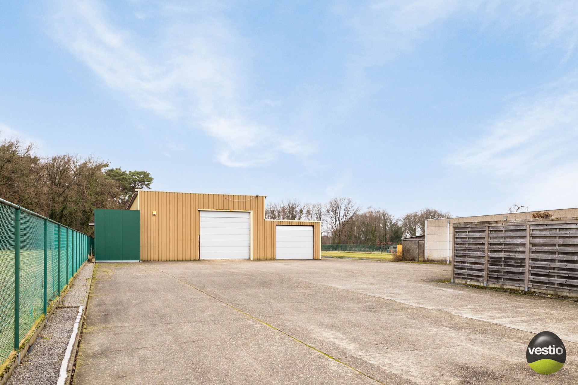 RUIME VILLA MET 1,2 HECTARE WEILANDEN - photo 4