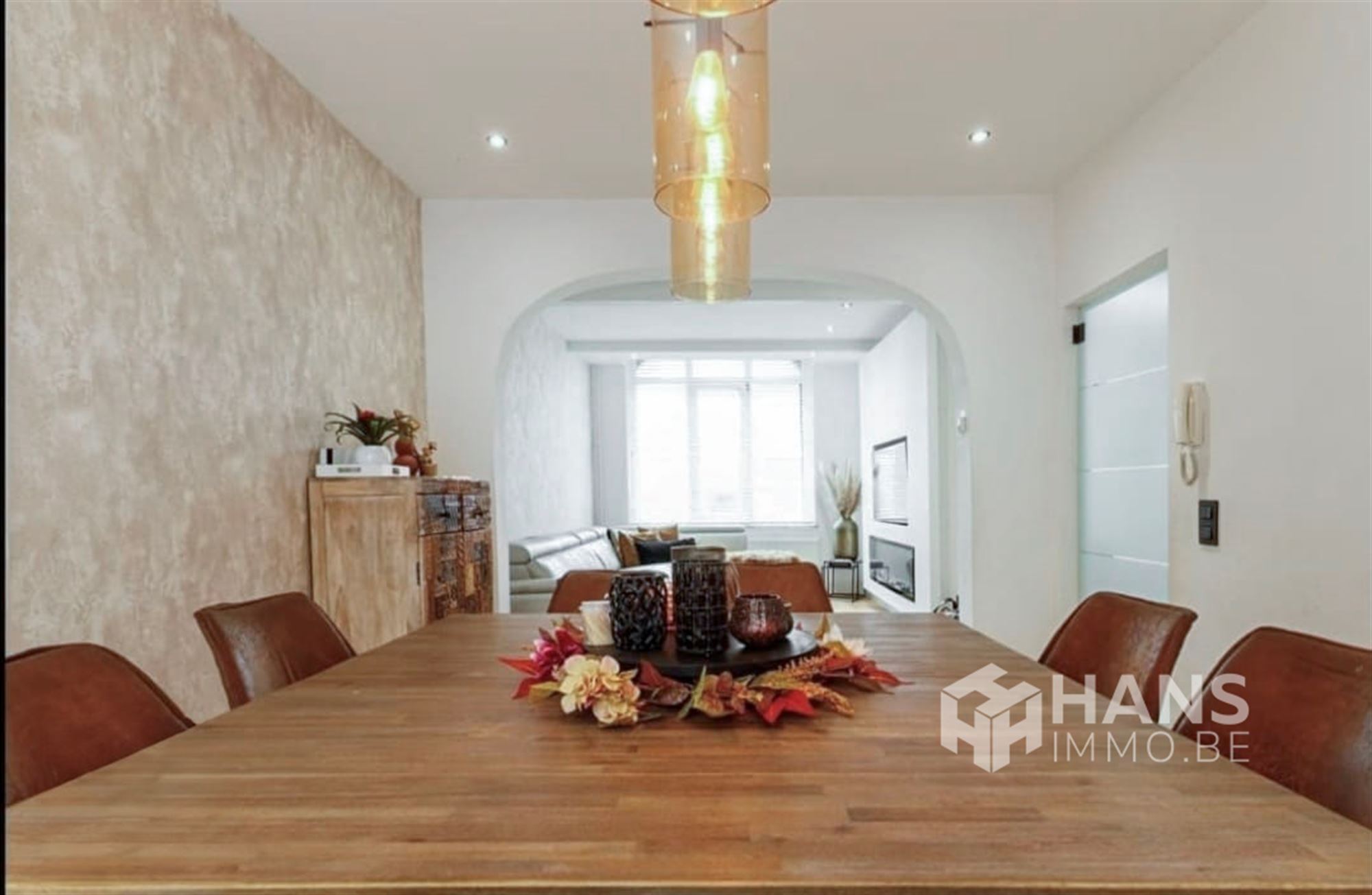 Instapklare woning (287 m²) met 3 slaapkamers, 2 badkamers en tuin (75 m²) in Deurne. - foto 4