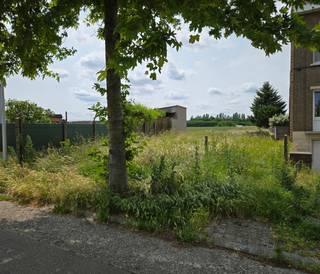 Découvrez ce terrain à bâtir idéalement situé dans une rue calme et résidentielle de Machelen. Avec une superficie d’environ 1000 m² et une largeur...