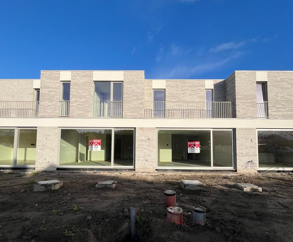 Nieuwbouwwoning met 3 slaapkamers, tuin en groot dakterras - foto 1