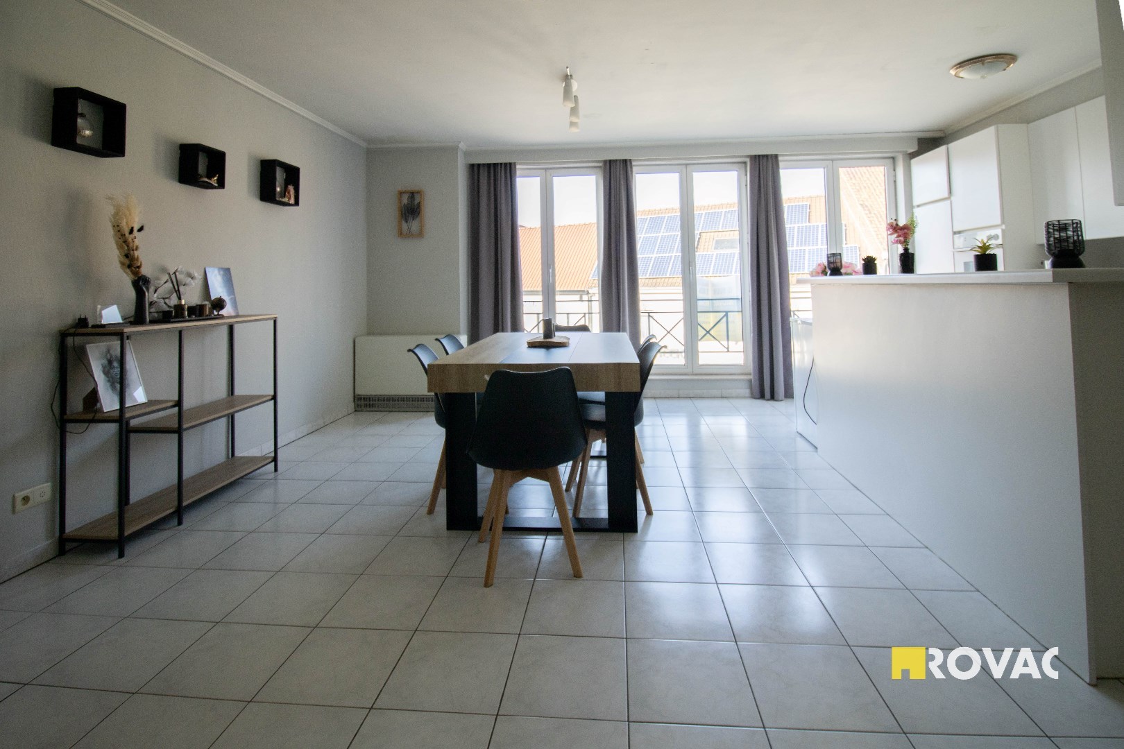 Centraal gelegen en instapklaar appartement (+/- 86 m²) op 2e verdieping met terras - foto 4