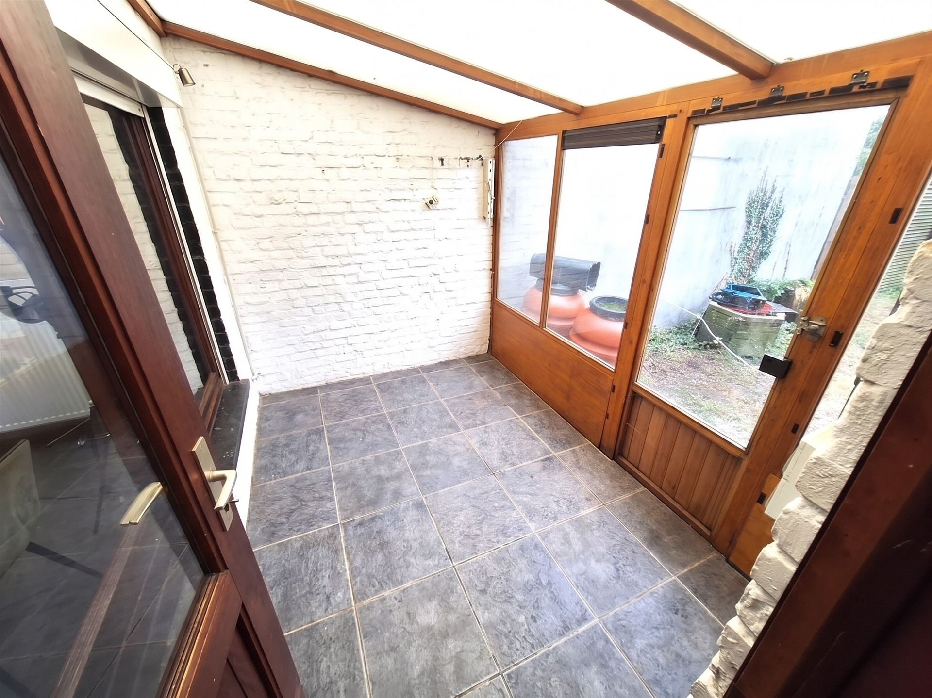 Gerenoveerde gezinswoning met ruime tuin - foto 5