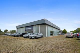 Looking for a well-located dealership/showroom with maximum visibility? On the busy Mechelsesteenweg in Vilvoorde, we are offering a...