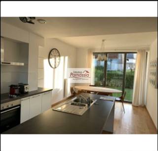 Bella Vita – Volledig gemeubileerde 3-gevelwoning (163 m²) met 3 verdiepingen, 3 slaapkamers en 2 badkamers. Volledig uitgeruste keuken...