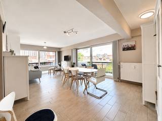 <div>
<div>
<section>
<div>
<div>
<div>
<div>
<div>
<div>
<p><strong>Appartement prêt à emménager avec garage privé à proximité de la mer et du centre-ville</strong></p>
<p>Dans la Résidence « Solaris » à <span><span>De Panne</span></span>, vous trouverez cet appartement lumineux et parfaitement entretenu, situé à quelques pas de la plage et du centre-ville. Idéal comme résidence secondaire ou investissement.</p>
<p><strong>Composition :</strong> hall d’entrée avec toilettes séparées, spacieux séjour bénéficiant d’une belle luminosité naturelle, cuisine, terrasse ensoleillée, 1 chambre, salle de bains avec douche et lavabo, débarras pratique ainsi qu’un lit escamotable intégré dans le séjour.</p>
<p><strong>Atout supplémentaire :</strong> garage privatif inclus.</p>
<p><strong>Vente au prix sur demande</strong> – toute offre sera soumise au vendeur.</p>
<p><strong>Intéressé(e) ?</strong> Contactez Frank Verschoore au 0484 74 44 59 pour plus d’informations ou pour organiser une visite.</p>
</div>
</div>
</div>
</div>
<div></div>
<div>
<div></div>
</div>
</div>
</div>
</section>
</div>
</div>
<div></div>