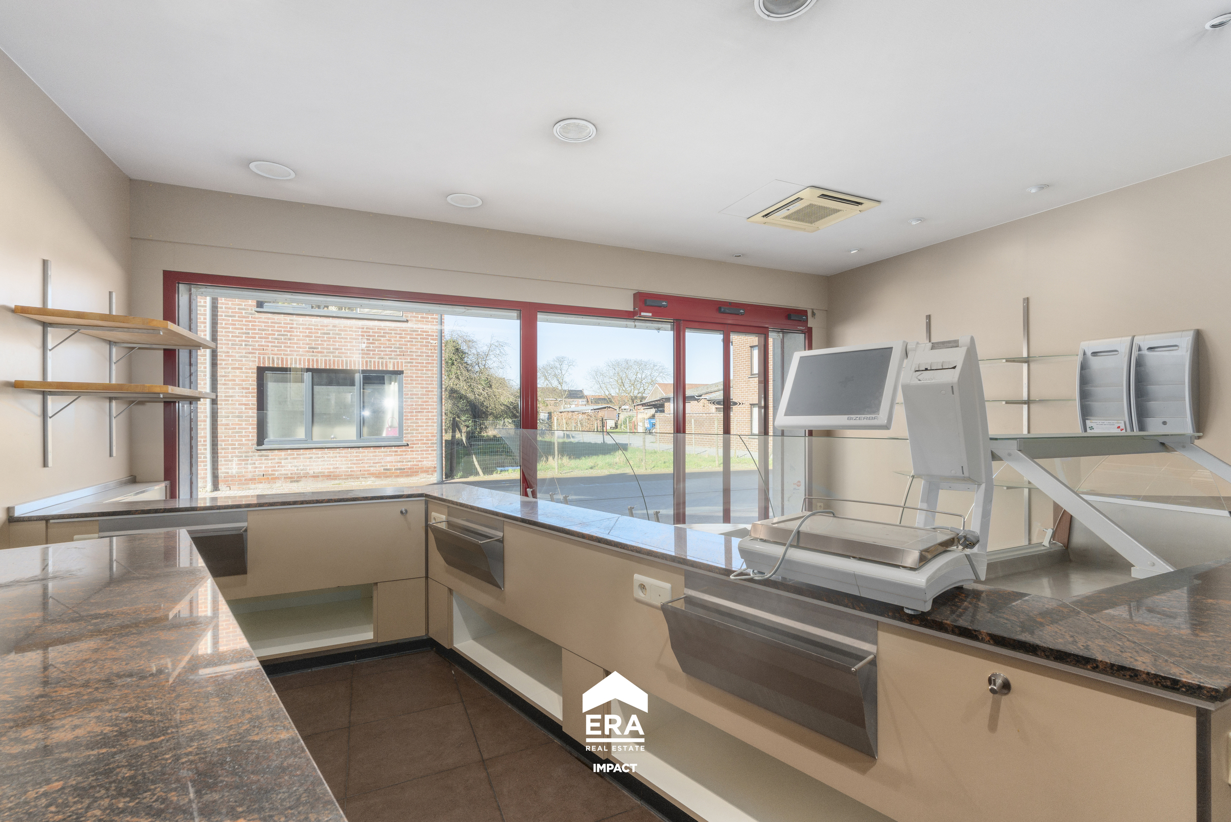 Ruime handelspand met woonst (en bouwgrond) te Tongerlo - foto 4