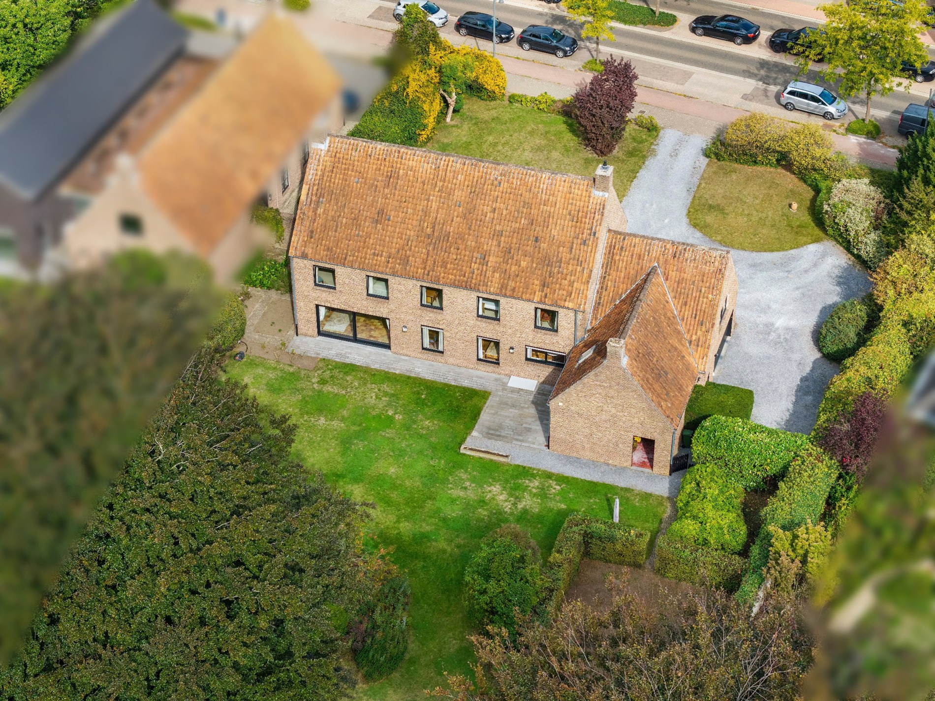 Stijlvolle villa met 6 slaapkamers en grote tuin - foto 4