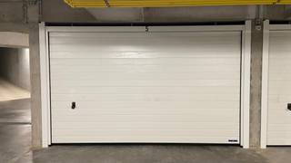 Op zoek naar een veilige parkeerplek of extra opslagruimte?Gelegen in Wingene, biedt Residentie De Spie een exclusieve mogelijkheid van veilige en...