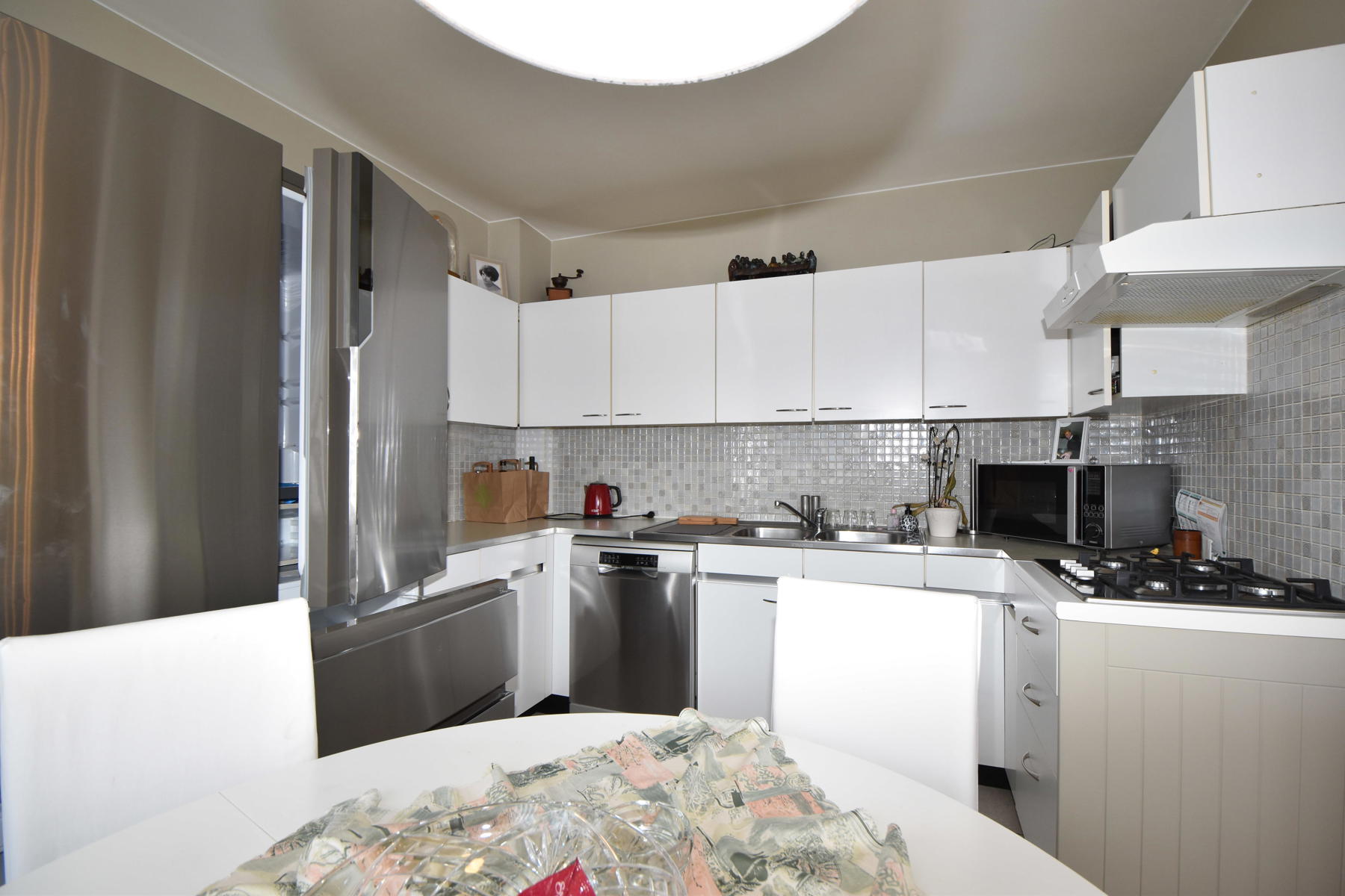 Ruim & lichtrijk appartement met 2 slk., balkon & garage - foto 5