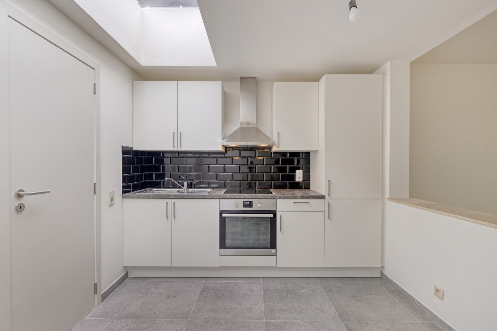 SCHELLEBELLE - Totaal gerenoveerde instapklare rijwoning! INVESTERING! - foto 1