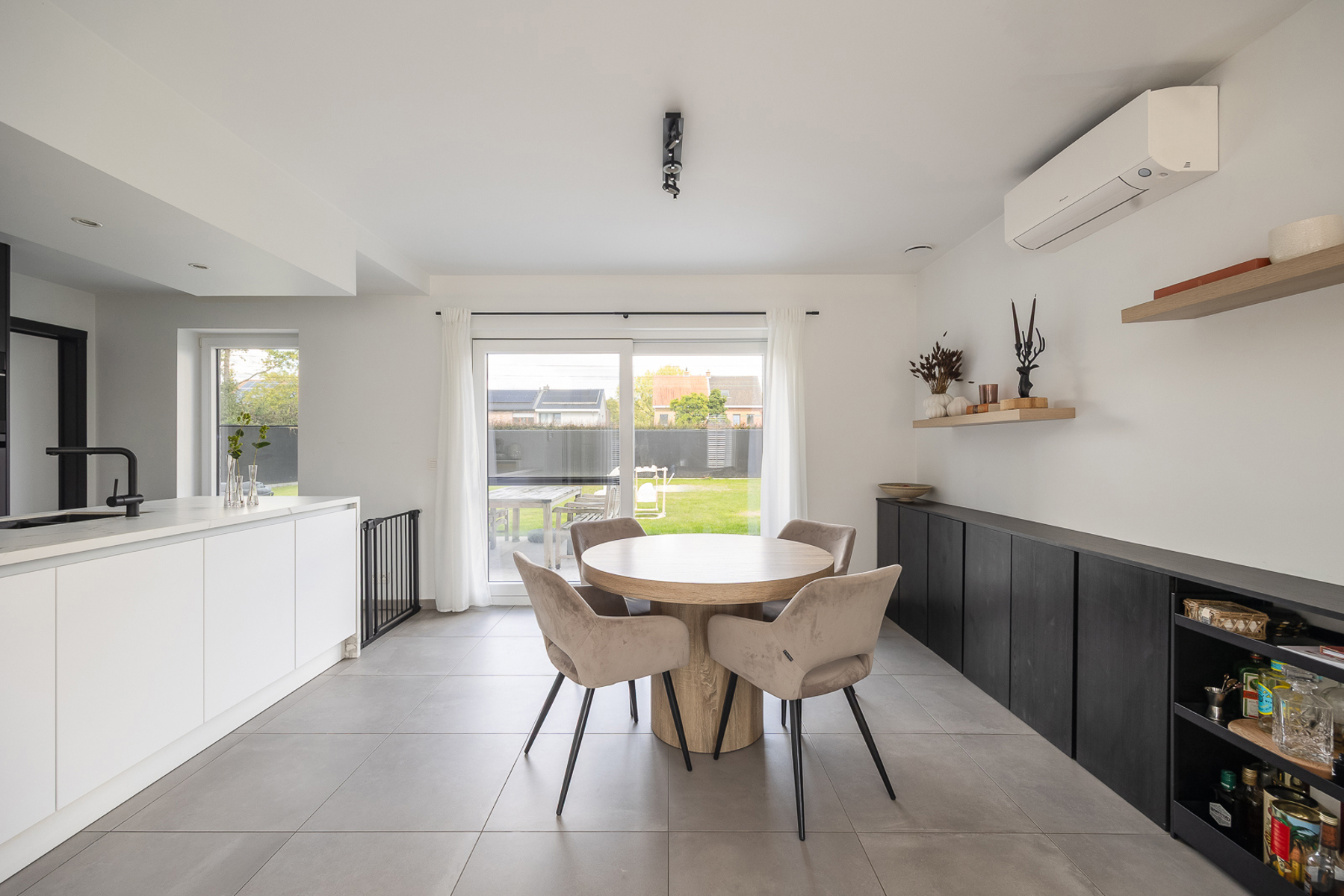 Moderne open bebouwing met 3 slaapkamers, tuin en garage - foto 4