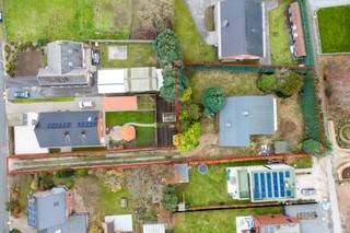 Toestand:Deze te renoveren woning is discreet achterin gelegen waardoor je kan genieten van rust en privacy. De woning biedt een goede basis met tal...