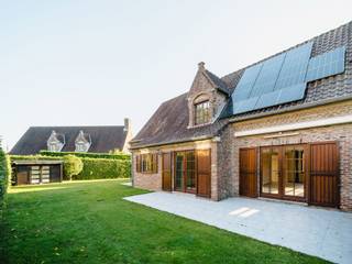 Gelegen in een rustige buurt, maar toch vlakbij de grote wegen, tussen Brussel en Waterloo, gerenoveerde woning met een bruto oppervlakte volgens...