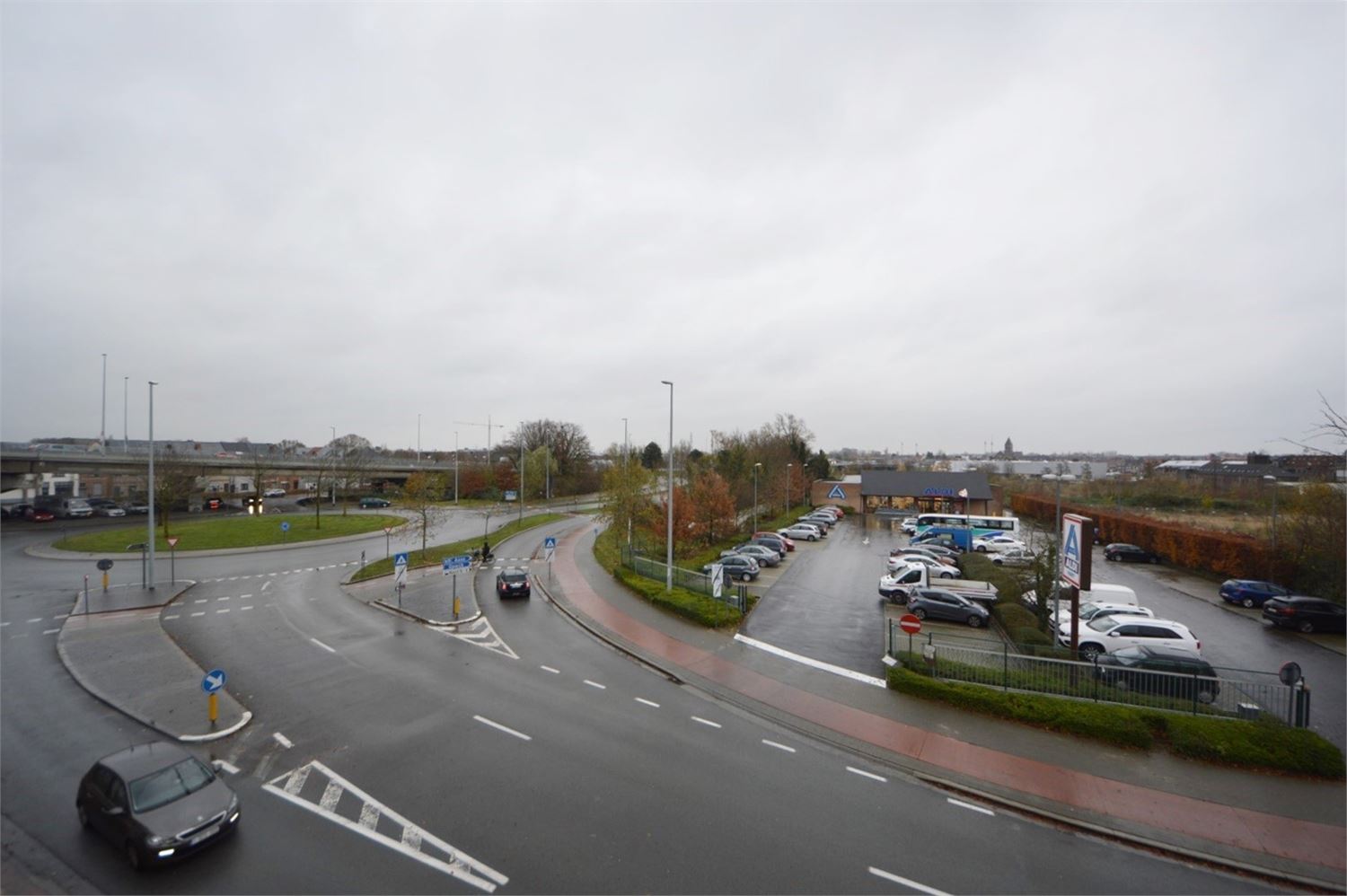 SOLIDE KANTOORGEBOUW- TIJDELIJKE VERHUUR MOGELIJK - foto 5