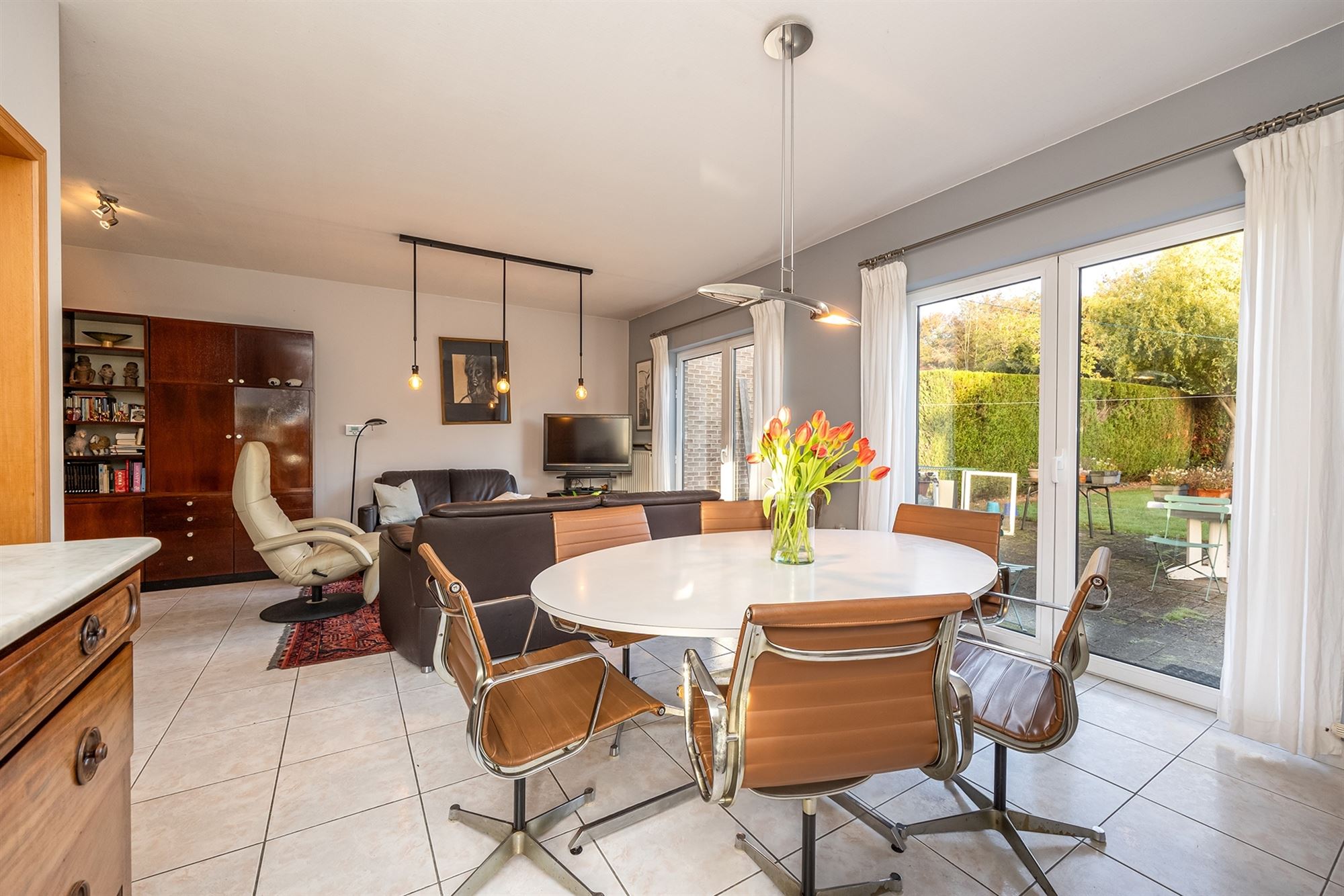 instapklaar huis met drie slaapkamers en ruime tuin - foto 4