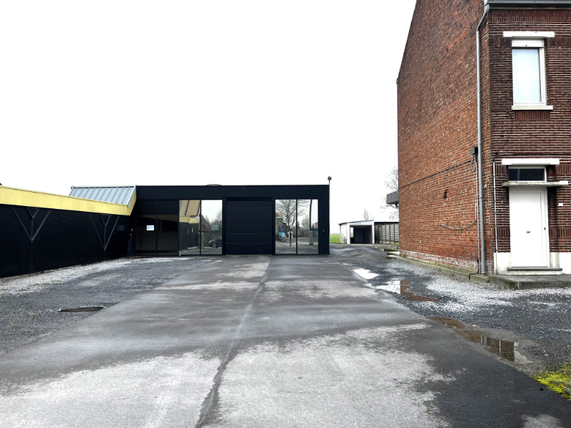 Magazijn met burelen en parkeer mogelijkheden - photo 3