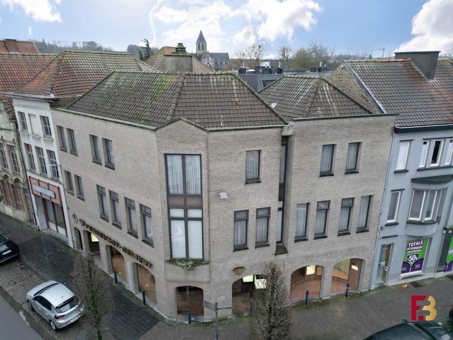 Handelspand met luxueus duplex appartement in het hartje van de Vlaamse Ardennen - foto 1