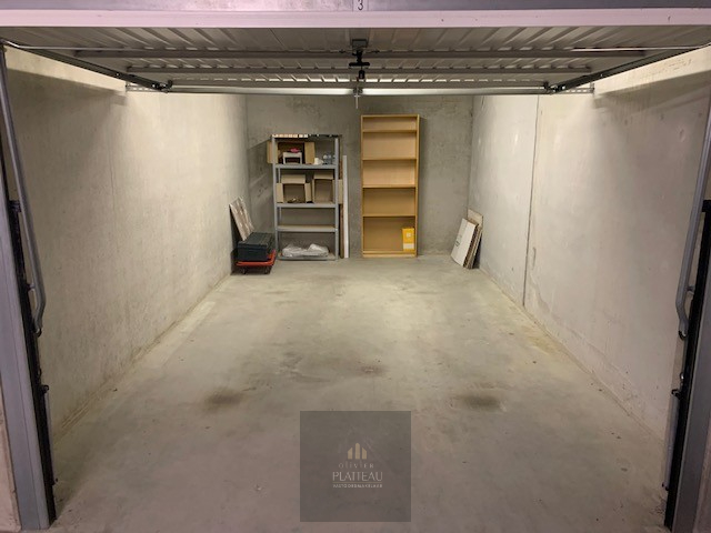 Large garage box with automatic door on level -1 of the Vivaldi residence in Nieuwpoort-Bad. - photo 4