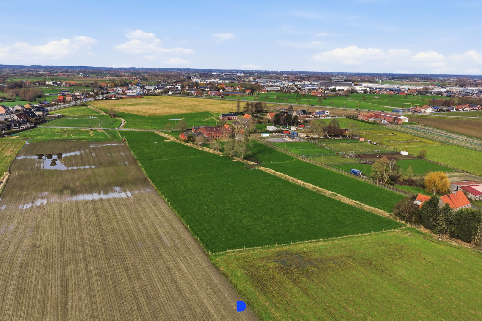 Hoeve met bijgebouwen en stallingen op 4.593m². - foto 5