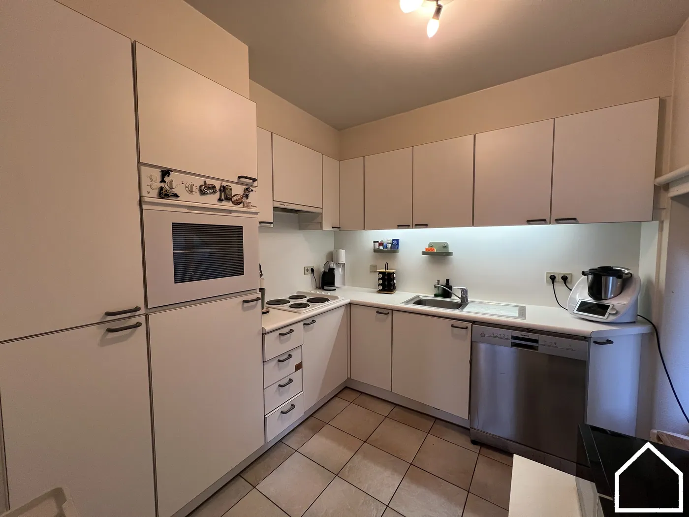 APPARTEMENT MET 2 SLAAPKAMERS OP DE GROTE MARKT VAN IEPER - foto 5