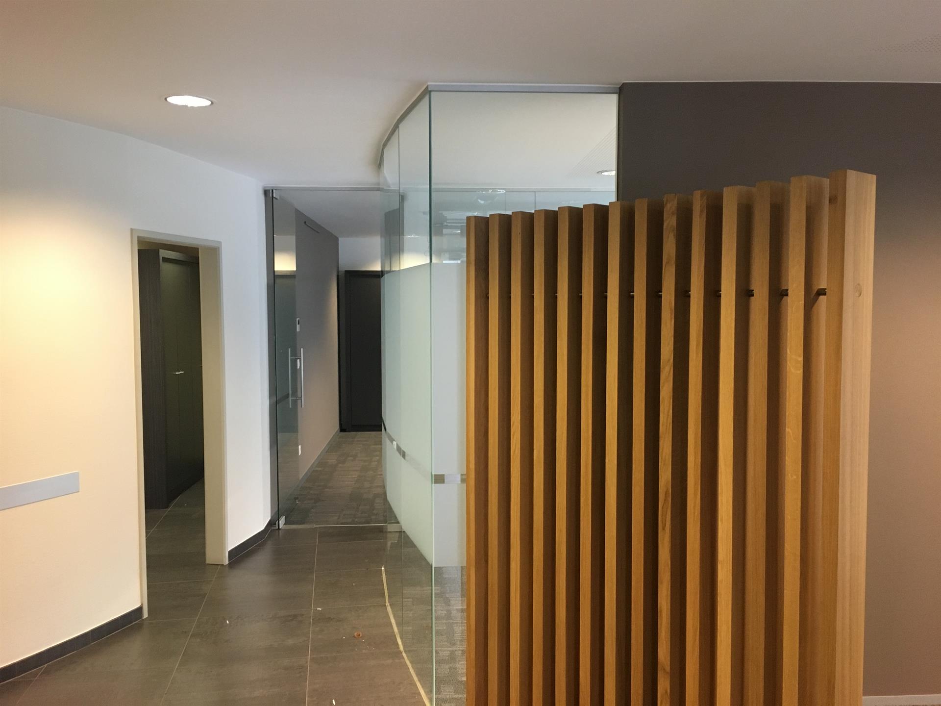Commercial à louer à Saint-Trond - photo 4