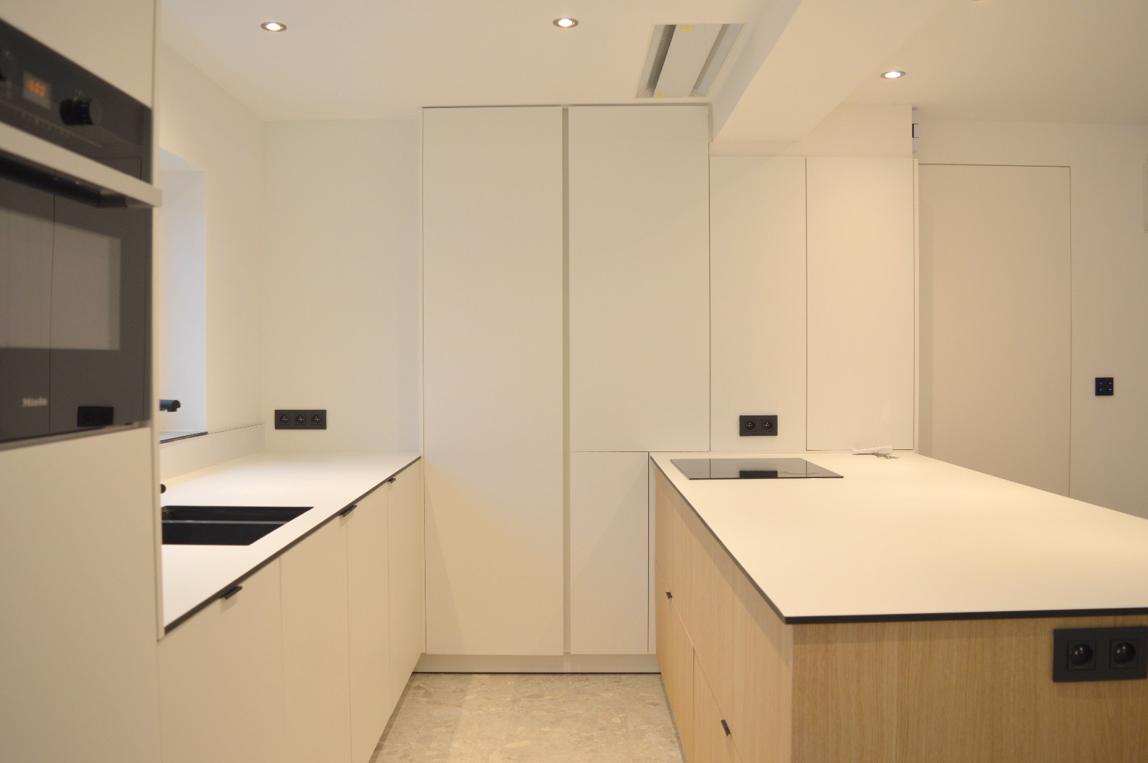 Gerenoveerde woning met tuin, garage en 3 slaapkamers in Bellegem - foto 2