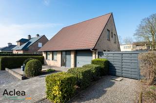 Bent u op zoek naar een ruime, instapklare woning op een rustige locatie? Deze verzorgde vrijstaande woning, gebouwd in 2006, bevindt zich op...