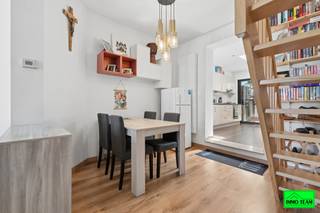 +++ Heidestraat 125, 1741 Wambeek +++Deze woning werd in 2020 volledig gerenoveerd en is vandaag volledig instapklaar, ideaal voor wie op zoek is...