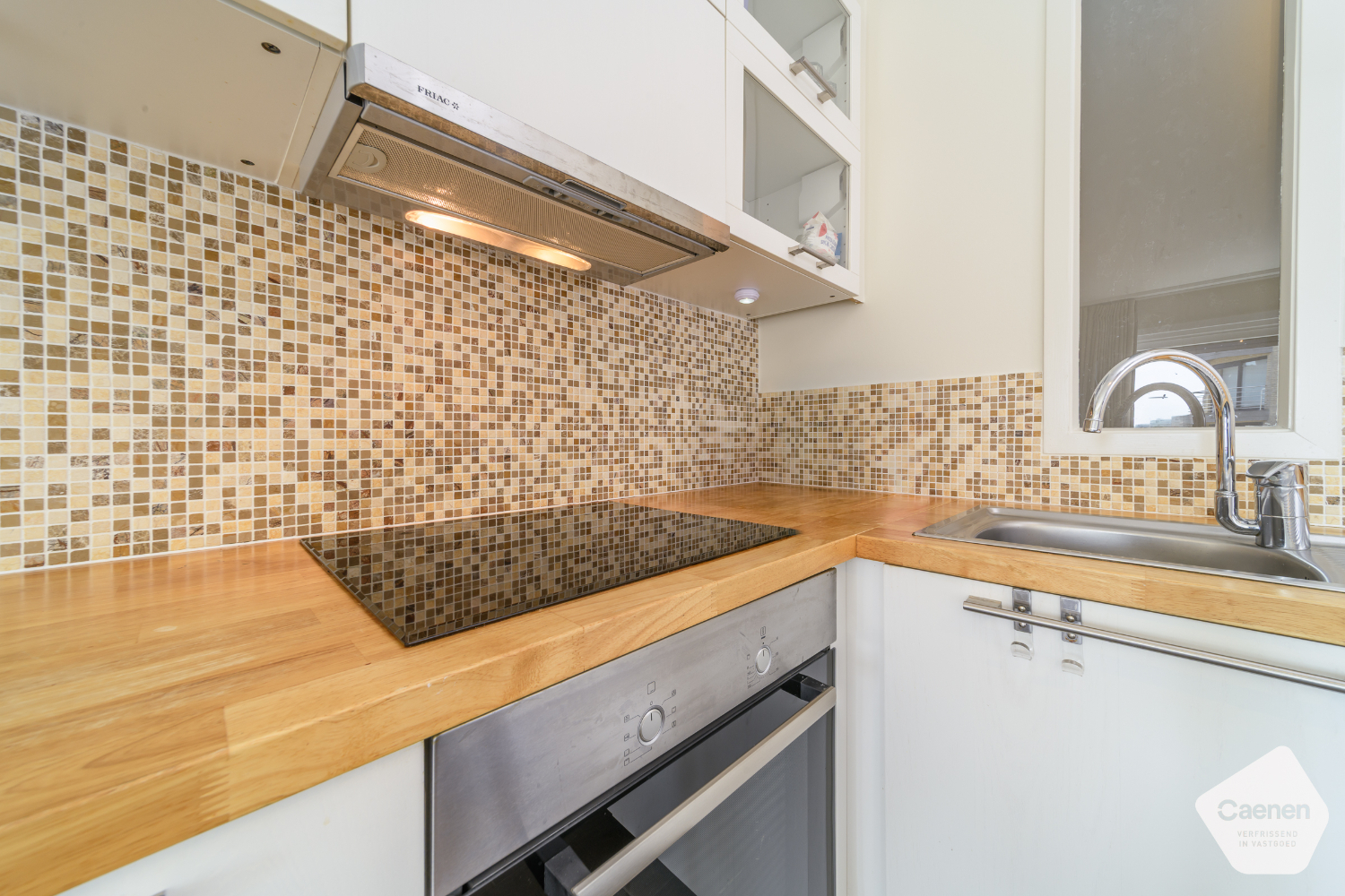 Prachtig gerenoveerde studio met slaapkamer en zijdelings zeezicht - photo 5