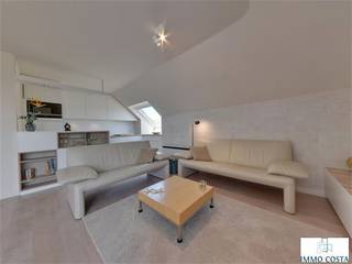 Te koop: volledig gerenoveerd appartement op de 2de verdieping van residentie Juan Les Pins, gelegen in het groene en rustige domein De Warande...