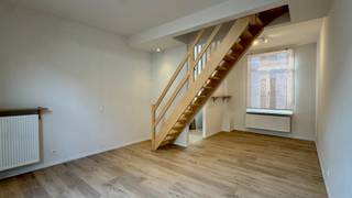 Bent u op zoek naar een moderne woning die van kop tot teen werd gerenoveerd? Dan is dit een unieke kans. Deze moderne en volledig instapklare...