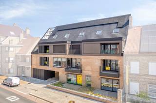 [[ DIT PAND NEEMT DEEL AAN DE ERA OPEN HUIZEN DAG OP 6/12 VAN 13:00 TOT 14:00 ]] ong&gt;Ruim dakappartement met twee terrassenDit lichtrijke...